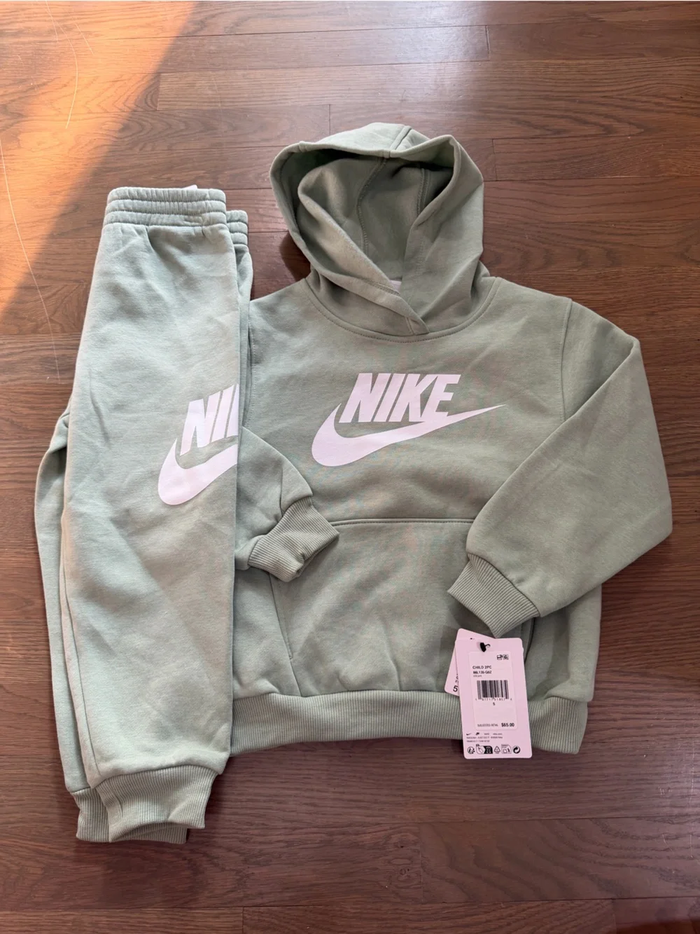 Nike Kids Sage Green Hoodie & Jogger Set with White Logo size 5